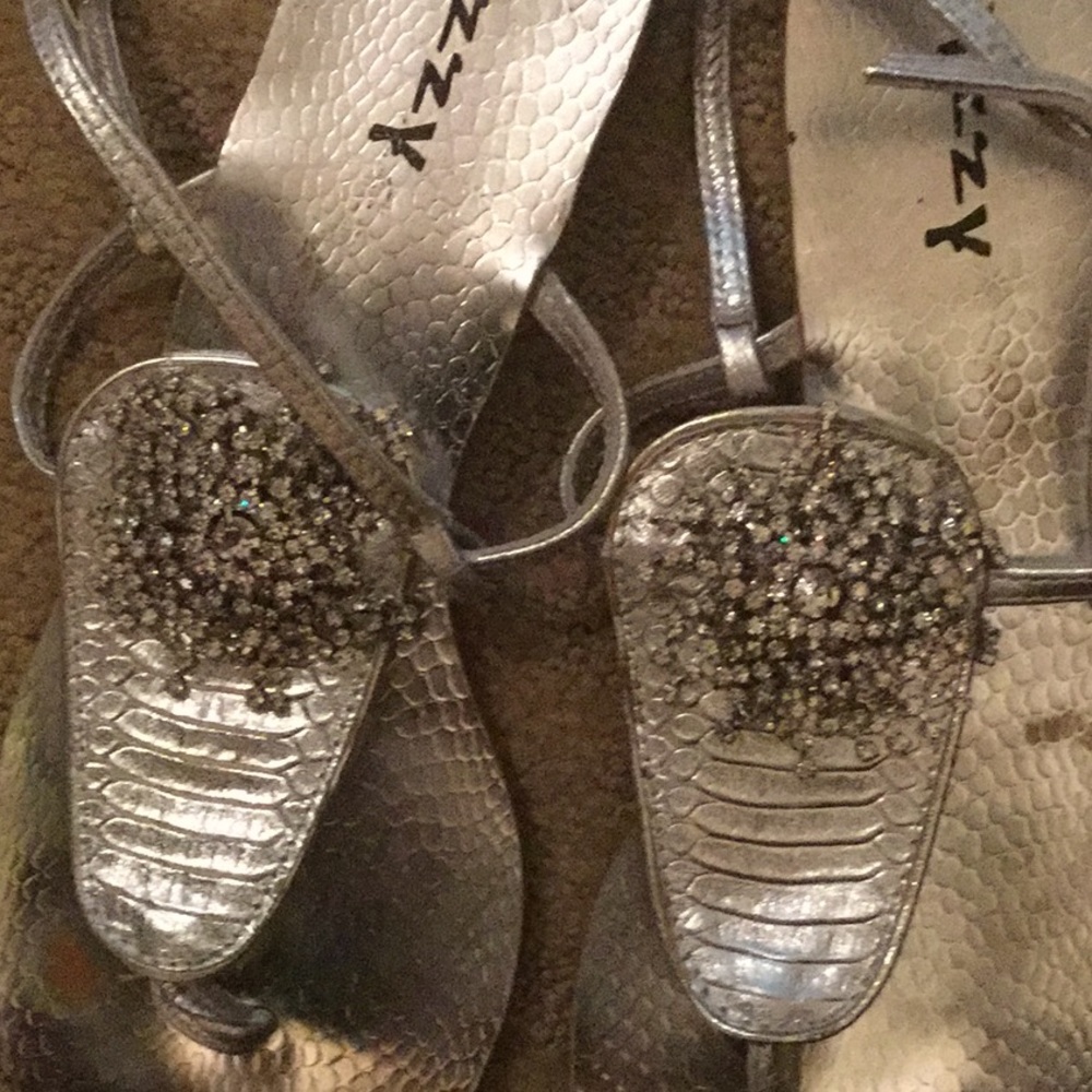 Silver sandals - Picture 3 of 3